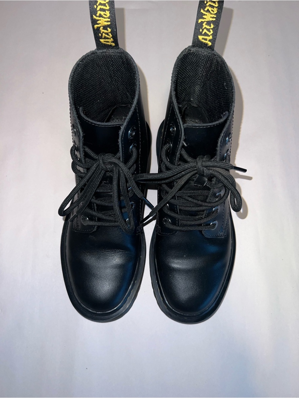 DR. MARTENS LUANA BLACK LEATHER AIR WAIR 7EYELET COMBAT BOOTS WOMENS US 5 - Picture 2 of 12